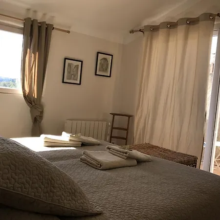 Particulier Des Lumieres 3* מוסטיה-סן-מארי