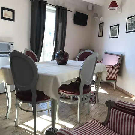 公寓式酒店 帕提库里尔德斯鲁米尔莱斯公寓 3*